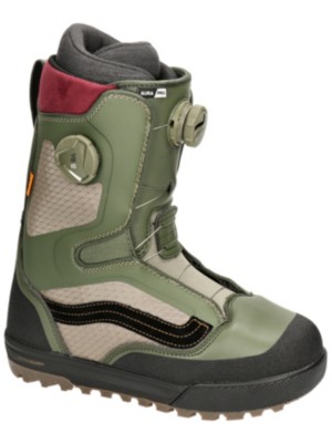 Vans aura hotsell snowboard boots